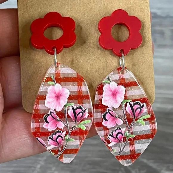 Acrylic Flatback Red Floral Dangle Earrings - Picture 1 of 8